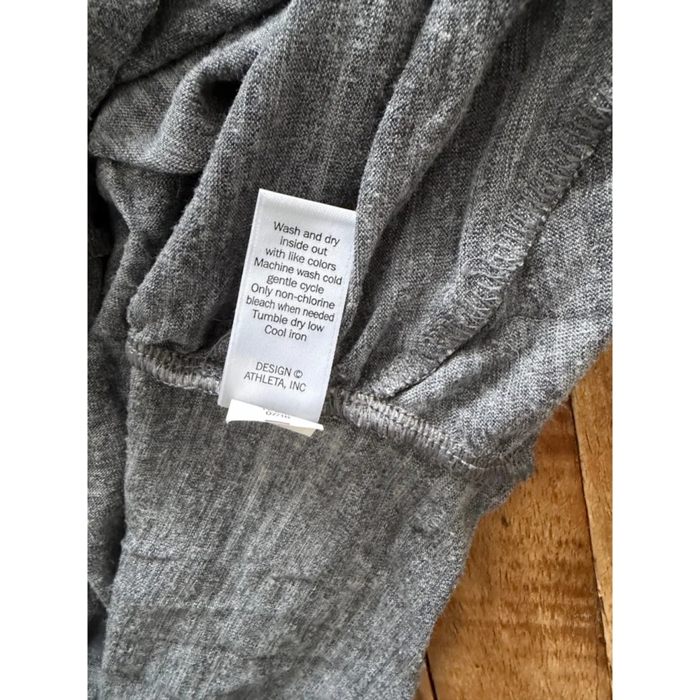 Women's Athleta twist front Long Sleeve Tee S Gray Front